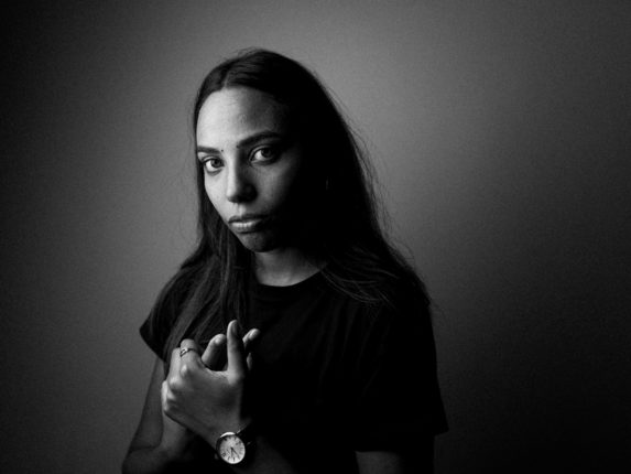 Pressefoto der Musikerin ÄNN