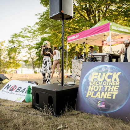 Foto eines Auftrittes einer Band bei Musik am Fluss