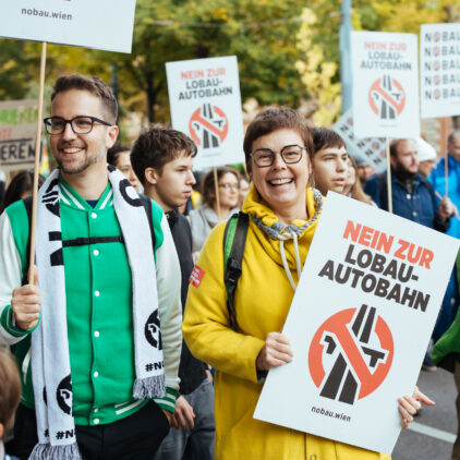 Auf der FFF Demo in Oktober 2025 mit Nobau Schilder